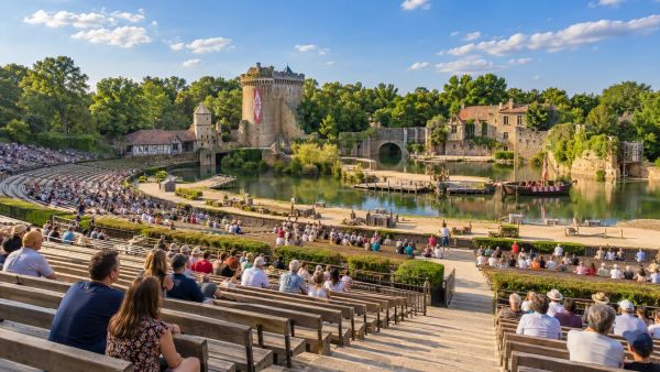 La Cinéscénie : un spectacle nocturne emblématique du Puy du Fou